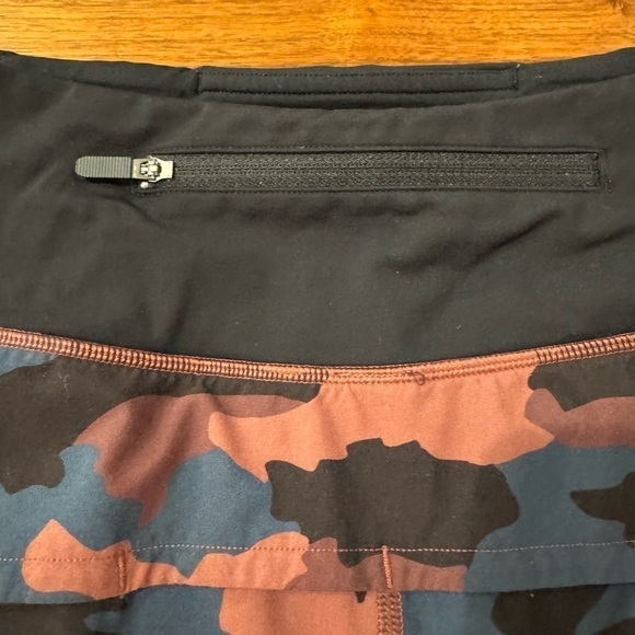 Lululemon Speed Up Short Updated Fit Heritage 365 Camo Brown Earth Mult size 4 - Picture 3 of 4